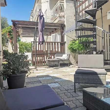 Vakantiehuis Deleut-2 By Interhome *